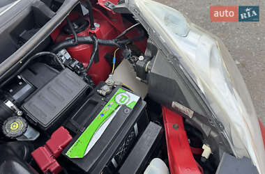 Хэтчбек Nissan Note 2010 в 