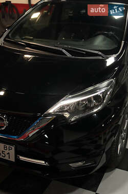 Хэтчбек Nissan Note 2017 в 