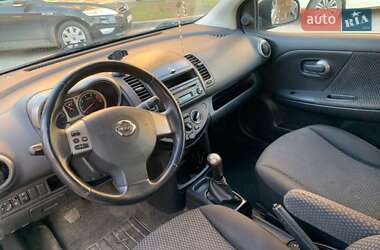 Хэтчбек Nissan Note 2007 в 
