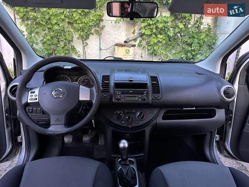 Хетчбек Nissan Note 2009 в Чернівцях