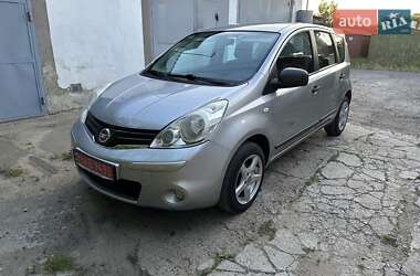 Хэтчбек Nissan Note 2009 в 