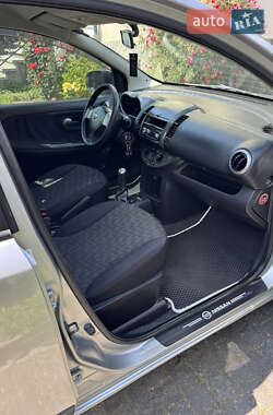 Хэтчбек Nissan Note 2008 в 