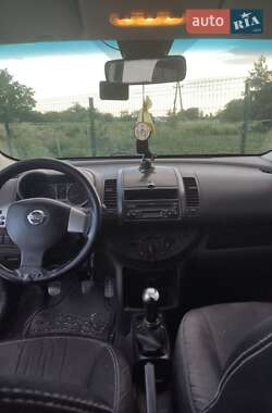 Хэтчбек Nissan Note 2006 в 