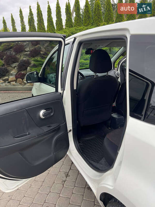 Хетчбек Nissan Note 2010 в Львові