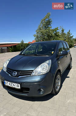 Хэтчбек Nissan Note 2012 в 