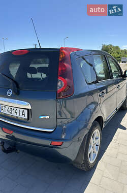 Хэтчбек Nissan Note 2012 в 