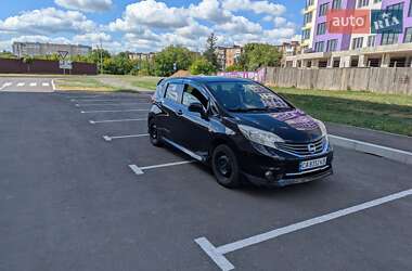Хэтчбек Nissan Note 2012 в 