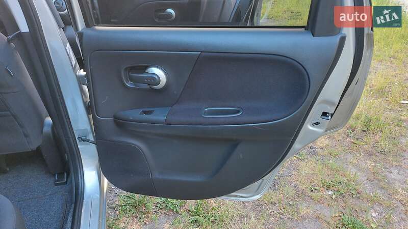 Хетчбек Nissan Note 2010 в Луцьку