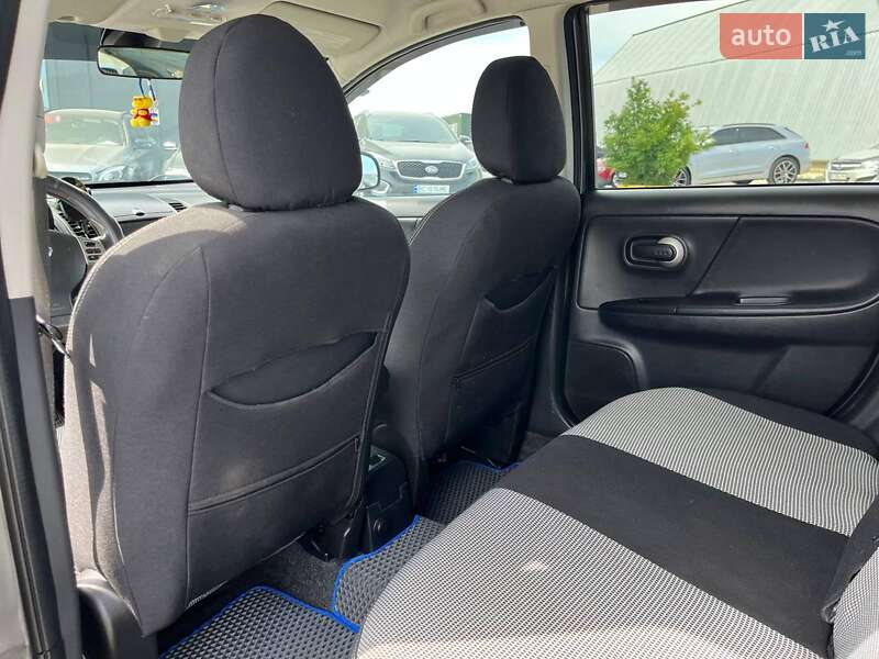 Хэтчбек Nissan Note 2011 в Львове