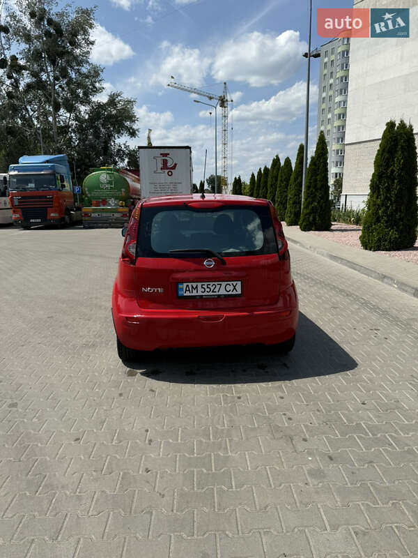 Хэтчбек Nissan Note 2010 в Житомире