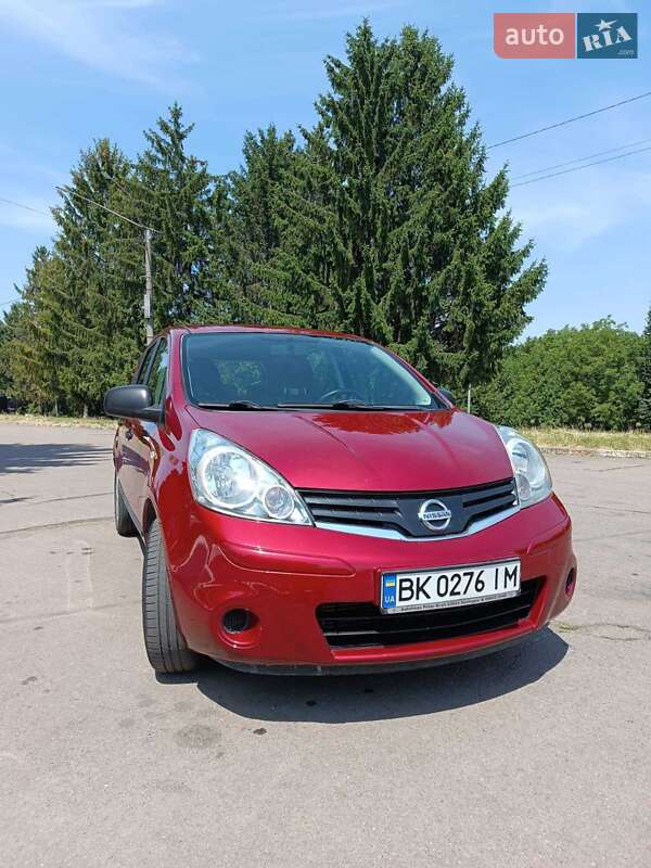 Хэтчбек Nissan Note 2012 в Ровно