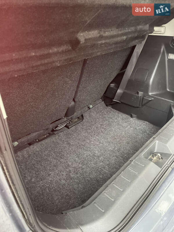 Хетчбек Nissan Note 2010 в Львові