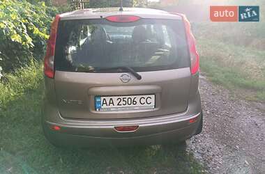 Хэтчбек Nissan Note 2007 в 