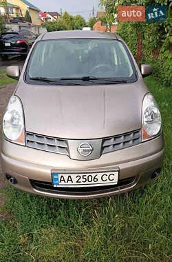 Хэтчбек Nissan Note 2007 в 