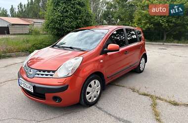 Хэтчбек Nissan Note 2006 в 