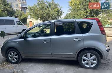 Хэтчбек Nissan Note 2007 в 