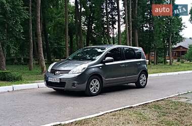 Хэтчбек Nissan Note 2011 в 