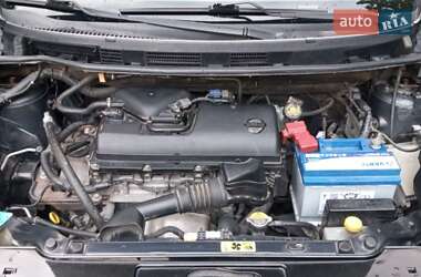 Хэтчбек Nissan Note 2011 в 