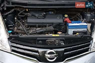 Хэтчбек Nissan Note 2011 в 