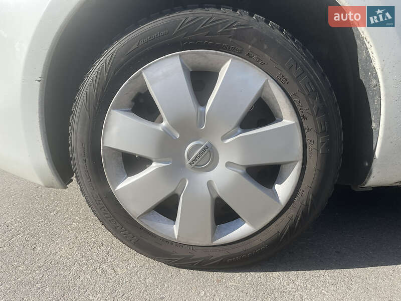 Хэтчбек Nissan Note 2013 в Ирпене