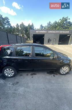 Хэтчбек Nissan Note 2007 в 