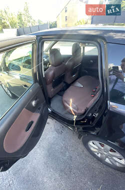 Хэтчбек Nissan Note 2007 в 