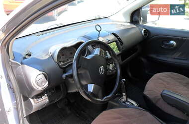 Хэтчбек Nissan Note 2007 в 