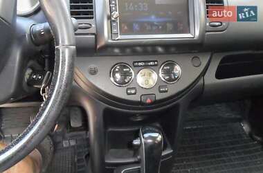 Хэтчбек Nissan Note 2007 в 