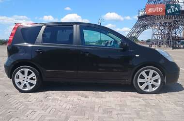 Хэтчбек Nissan Note 2006 в 