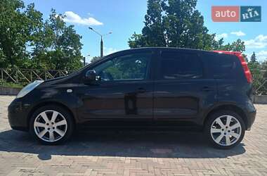Хэтчбек Nissan Note 2006 в 