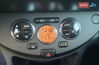 Хэтчбек Nissan Note 2006 в 