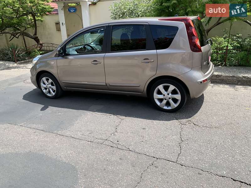 Хэтчбек Nissan Note 2009 в Одессе