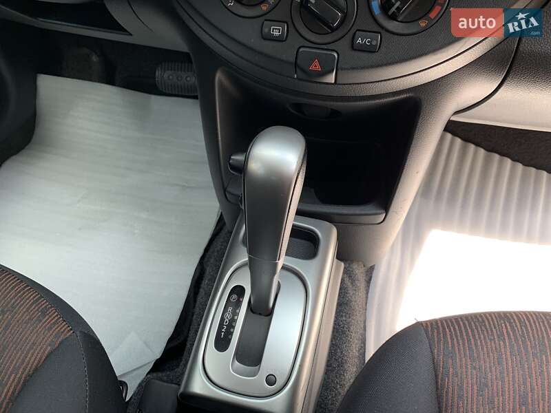 Хэтчбек Nissan Note 2009 в Одессе