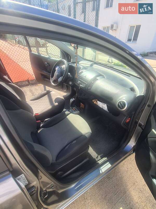 Хэтчбек Nissan Note 2010 в Кропивницком
