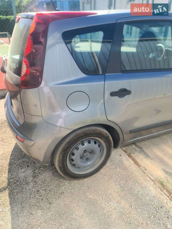 Хэтчбек Nissan Note 2010 в Кропивницком