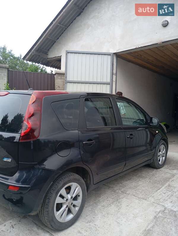 Хэтчбек Nissan Note 2010 в Ивано-Франковске