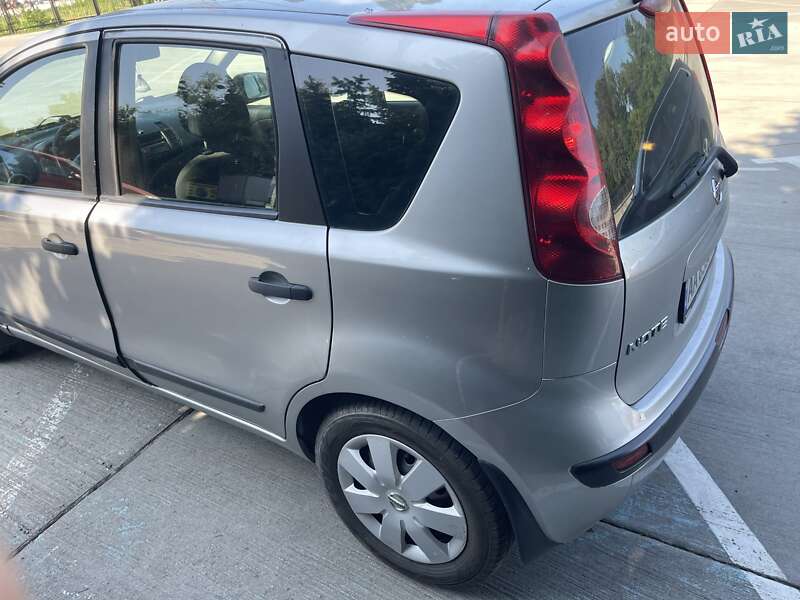 Хэтчбек Nissan Note 2006 в Киеве