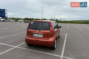 Хэтчбек Nissan Note 2007 в 