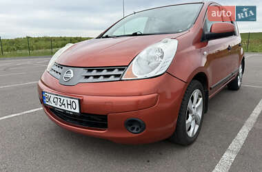 Хэтчбек Nissan Note 2007 в 
