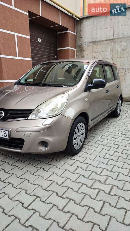 Хэтчбек Nissan Note 2012 в Хмельницком