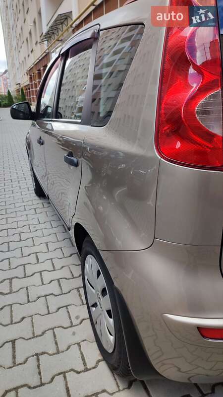Хэтчбек Nissan Note 2012 в Хмельницком
