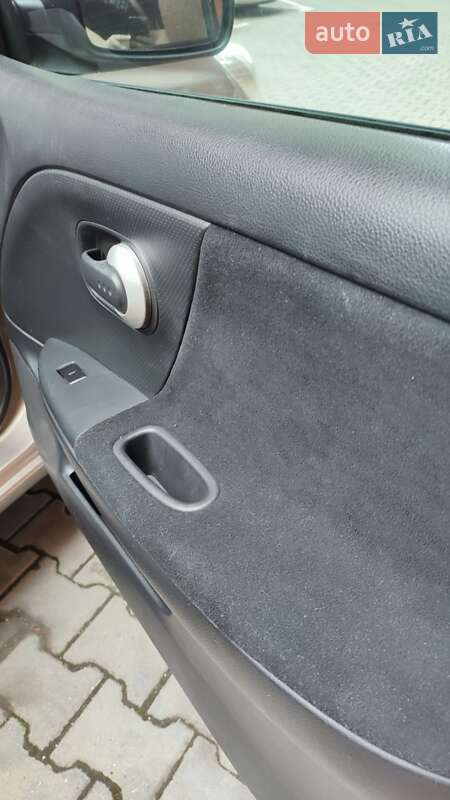 Хэтчбек Nissan Note 2012 в Хмельницком