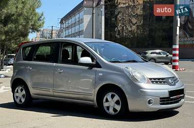 Хэтчбек Nissan Note 2008 в 