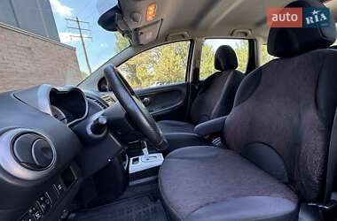 Хэтчбек Nissan Note 2008 в 