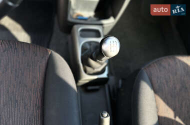 Хэтчбек Nissan Note 2009 в 
