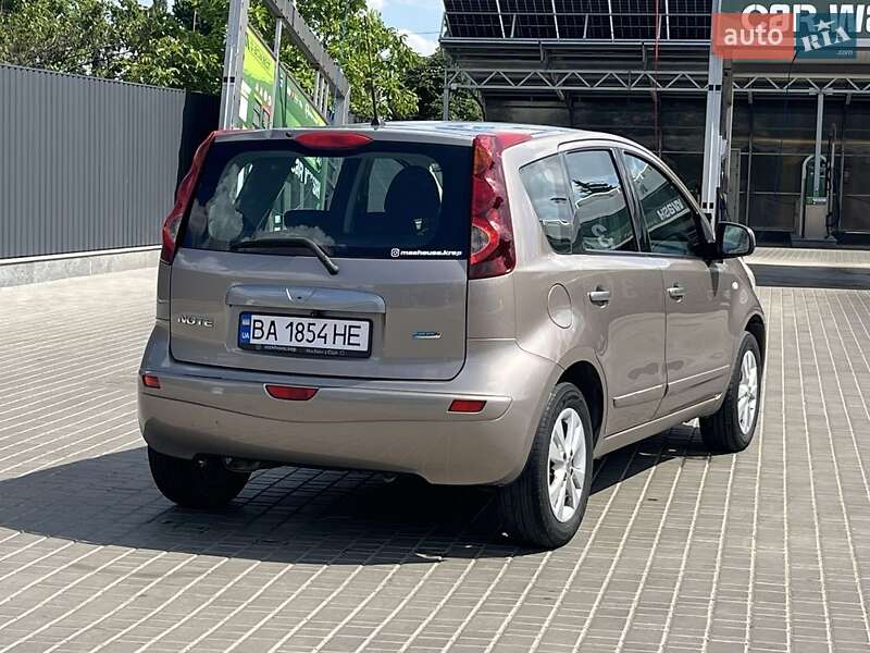 Хэтчбек Nissan Note 2011 в Кропивницком