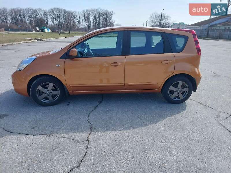 Хетчбек Nissan Note 2010 в Фастові