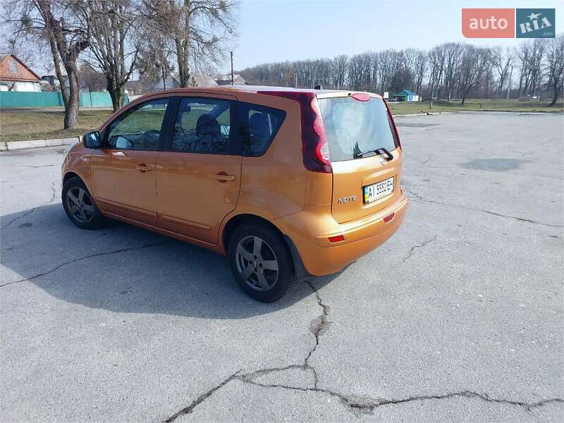 Хетчбек Nissan Note 2010 в Фастові