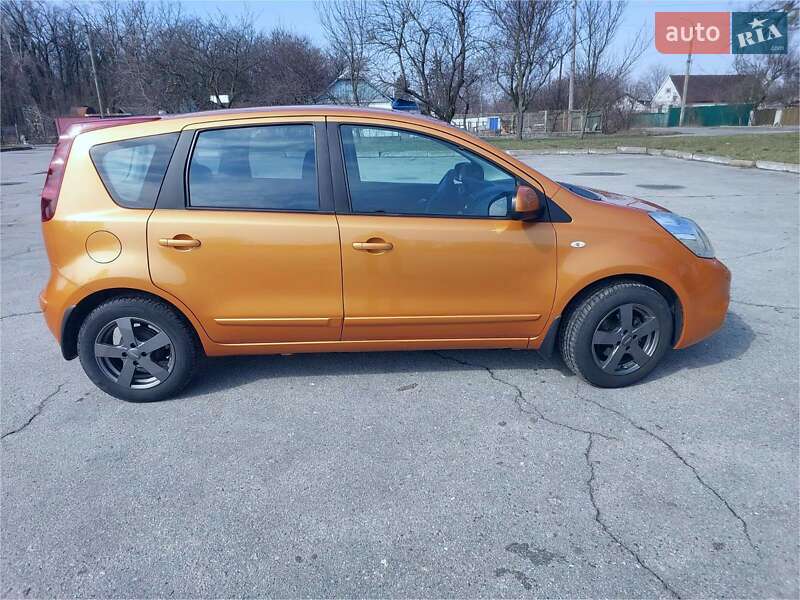 Хетчбек Nissan Note 2010 в Фастові