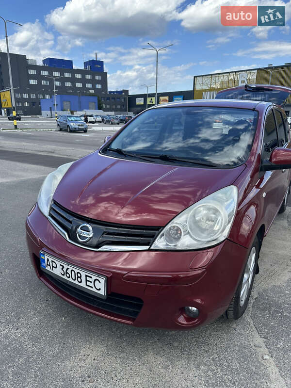 Хэтчбек Nissan Note 2011 в Киеве